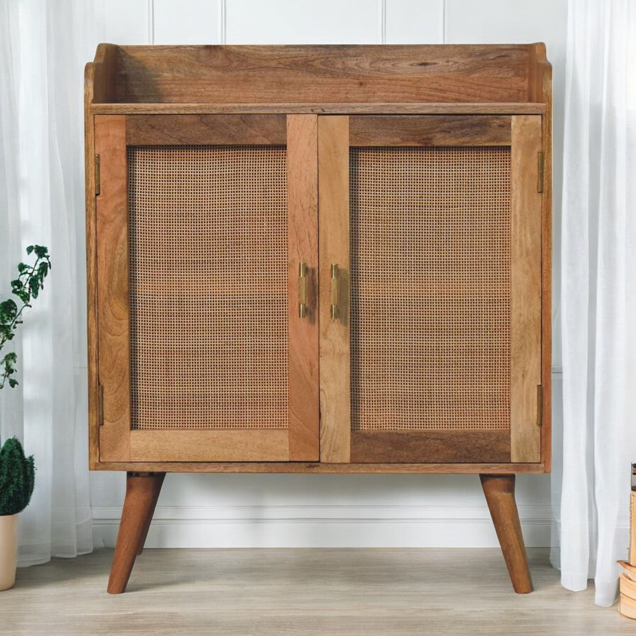 WillowStone Larissa T-Bar Raised Cabinet