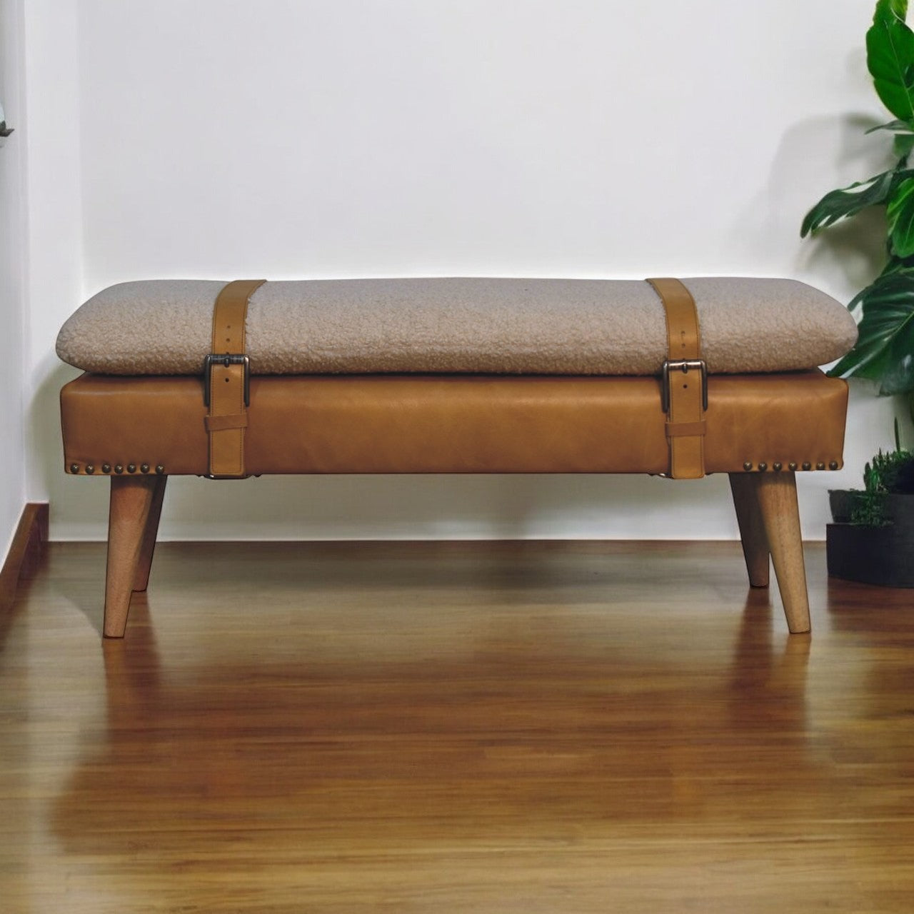 WillowStone Boucl�� Buffalo Hide Tan Leather Bench