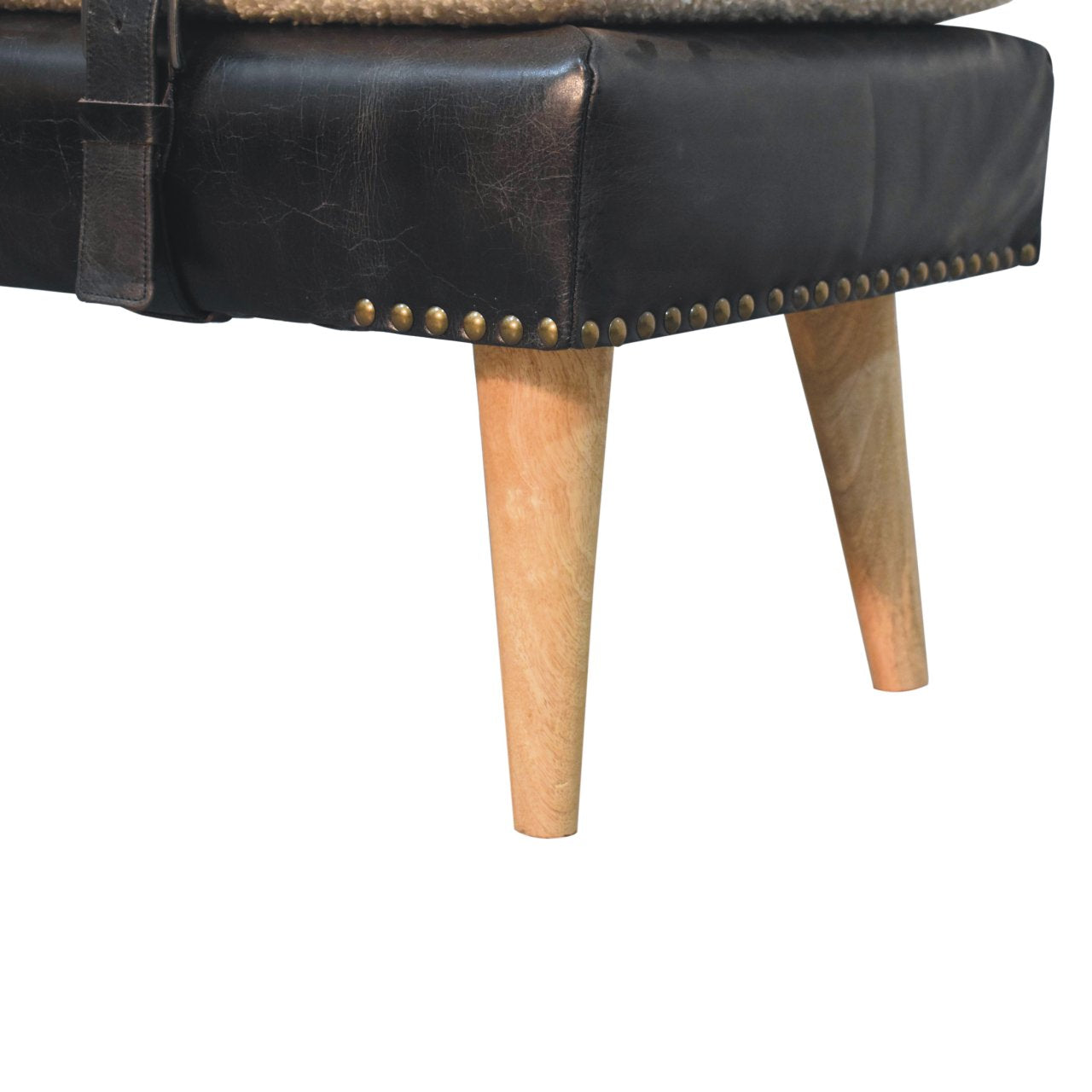 WillowStone Boucl�� Buffalo Hide Black Leather Bench